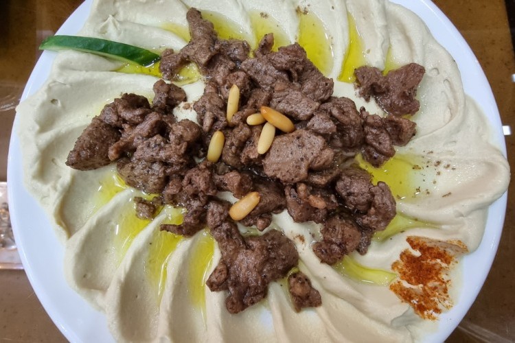 Hummus with Meat